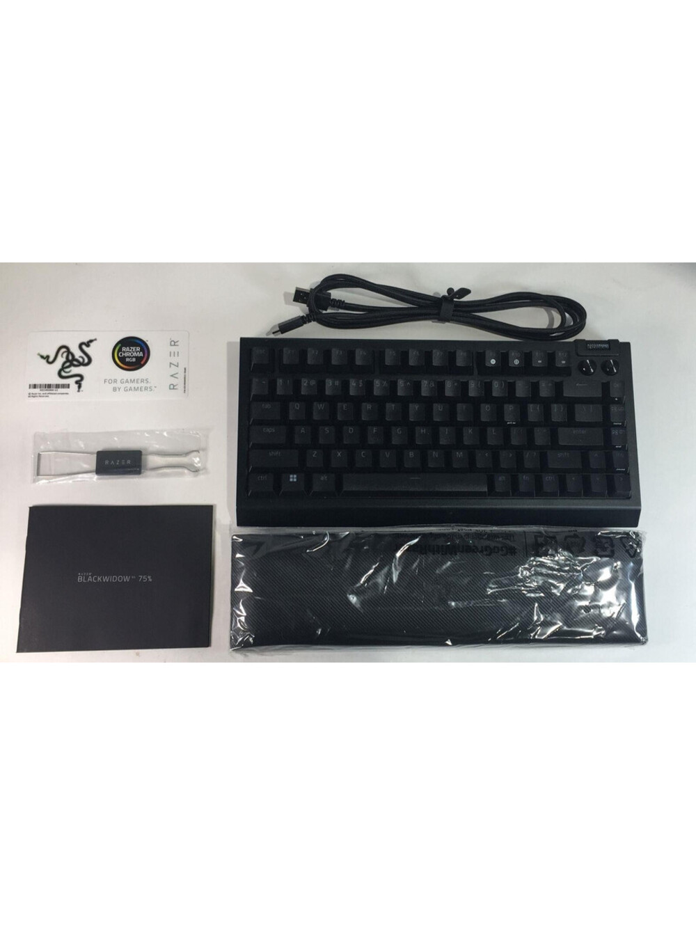 Razer Blackwidow V4 75% Hot-Swappable Mechanical Gaming Keyboard OPEN BOX - Picture 3 of 6